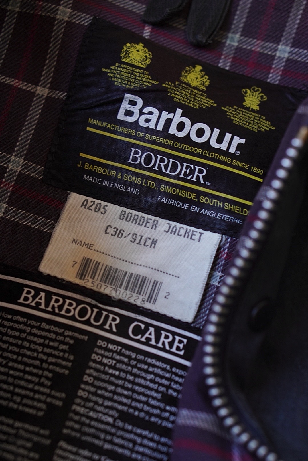 Barbour Border Navy 36 (3 Crest Shortening)