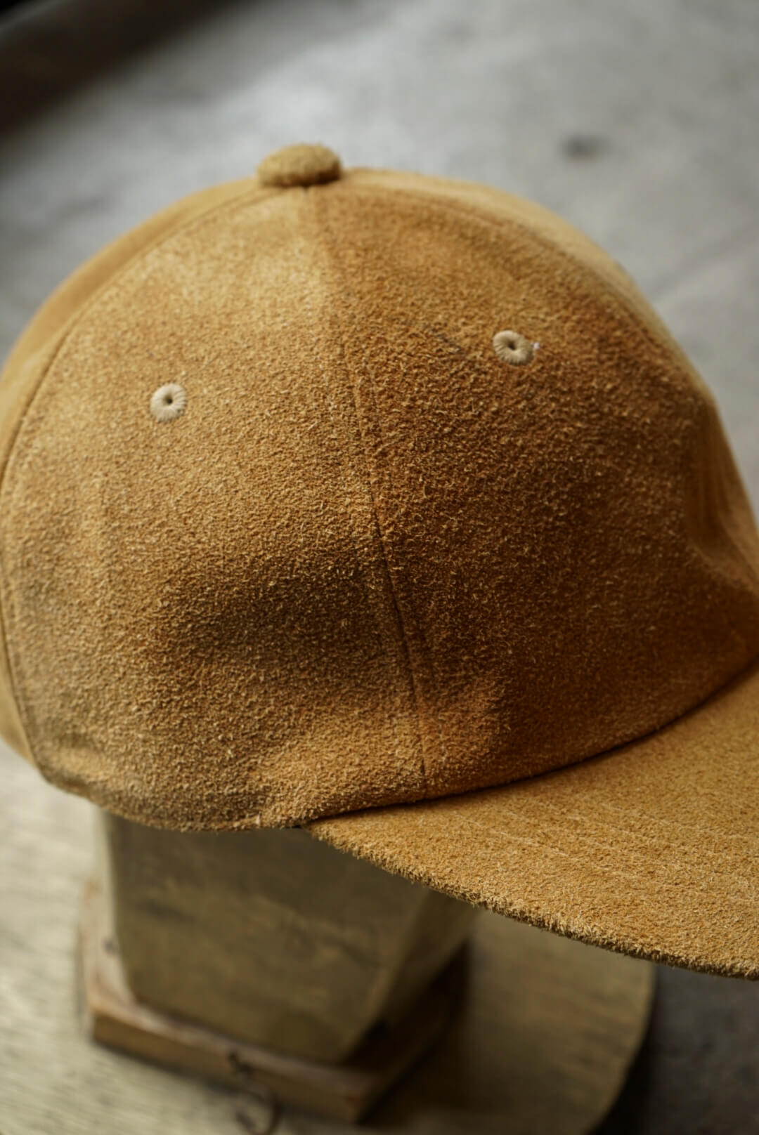 US NAVY CAP SUEDE  LEATHER SAND