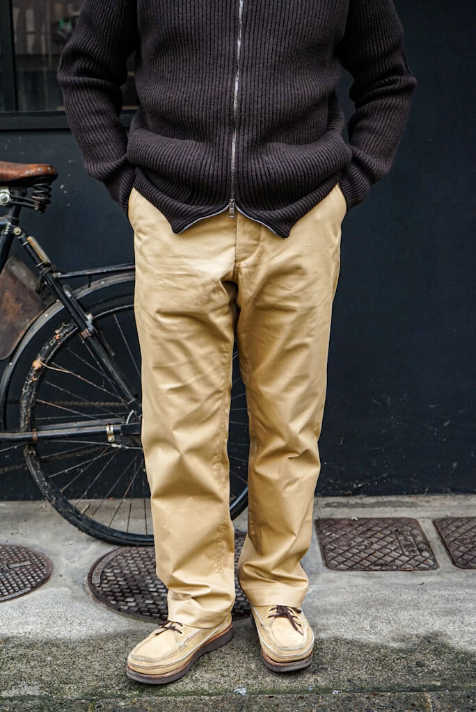 CLASSIC CHINO TROUSERS