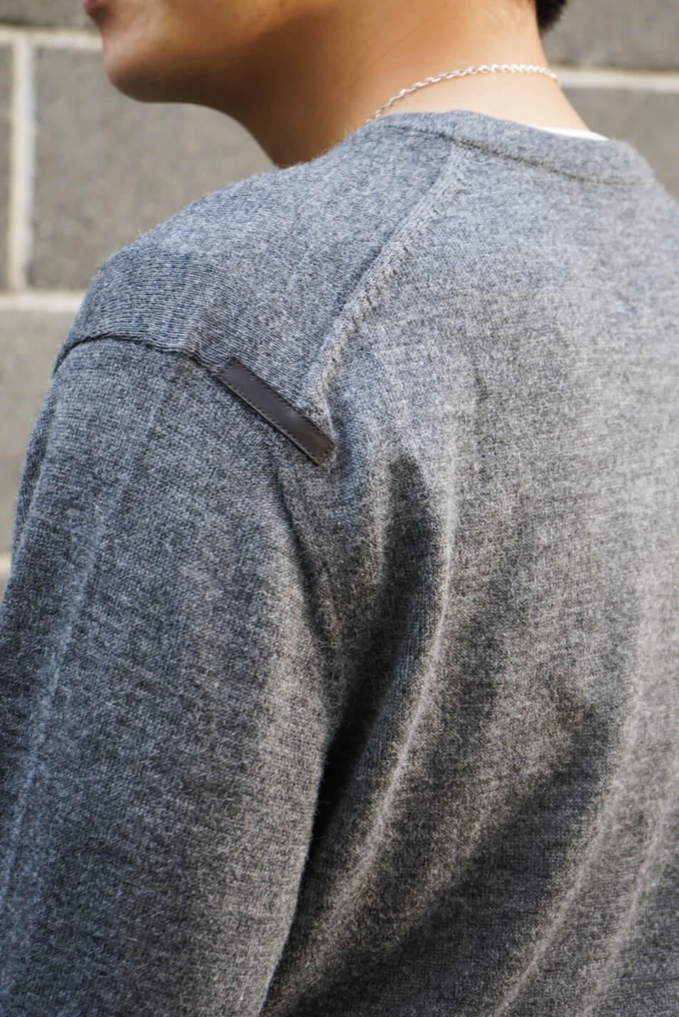 CREW NECK SWEATER（MID GREY）