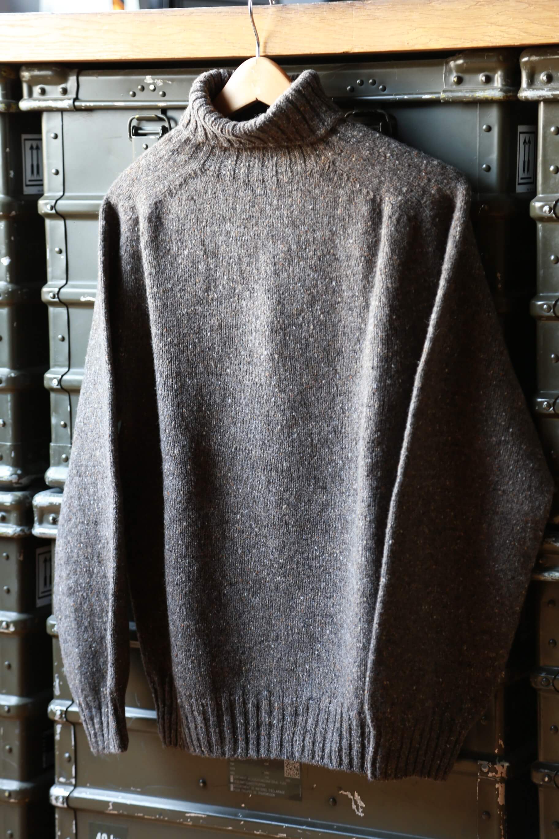 DONEGAL YARN NEP TURTLE  NECK SWEATER